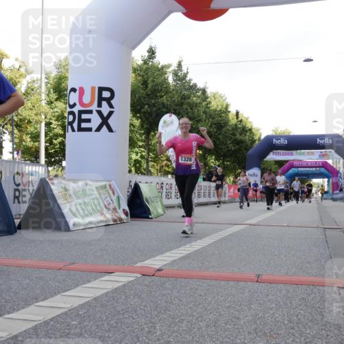 06.09.2026 - CURREX Alsterlauf Yannick Fuchs http://msf.ph/oto/10230453 06.09.2026 11:54:33 Ziel 1086, 1104, 1122, 1151, 1168, 1191, 1325, 1328, 1332, 1339, 8185, 8239, 8240 meine-sportfotos.de