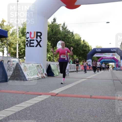 06.09.2026 - CURREX Alsterlauf Yannick Fuchs http://msf.ph/oto/10230454 06.09.2026 11:54:33 Ziel 1086, 1104, 1122, 1151, 1168, 1191, 1325, 1328, 1332, 1339, 8185, 8239, 8240 meine-sportfotos.de