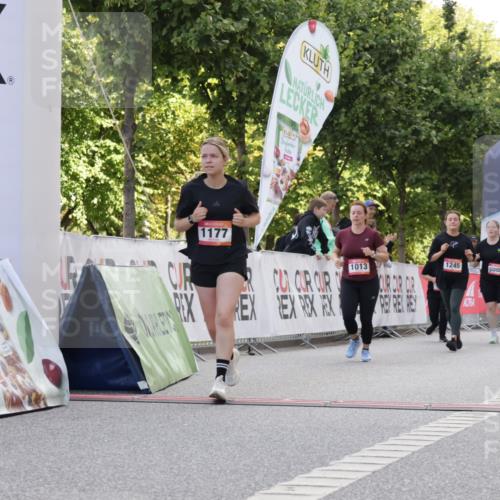 06.09.2026 - CURREX Alsterlauf Yannick Fuchs http://msf.ph/oto/10230539 06.09.2026 11:54:59 Ziel 1013, 1097, 1134, 1177, 1238, 1245 meine-sportfotos.de