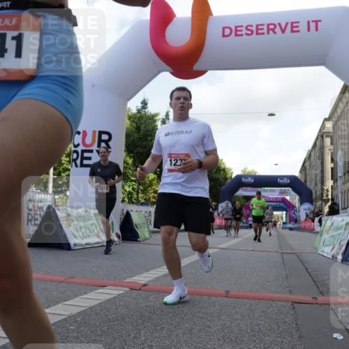 06.09.2026 - CURREX Alsterlauf Yannick Fuchs http://msf.ph/oto/10230571 06.09.2026 11:55:12 Ziel 1073, 1141, 1147, 1170, 1183, 1196, 1243, 1273, 1278, 1307, 1338, 1341, 8344 meine-sportfotos.de