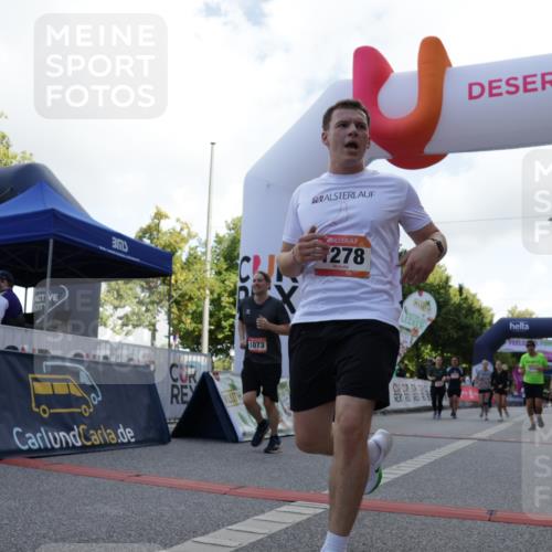 06.09.2026 - CURREX Alsterlauf Yannick Fuchs http://msf.ph/oto/10230573 06.09.2026 11:55:13 Ziel 1073, 1141, 1147, 1170, 1183, 1196, 1243, 1273, 1278, 1307, 1338, 1341, 8344 meine-sportfotos.de
