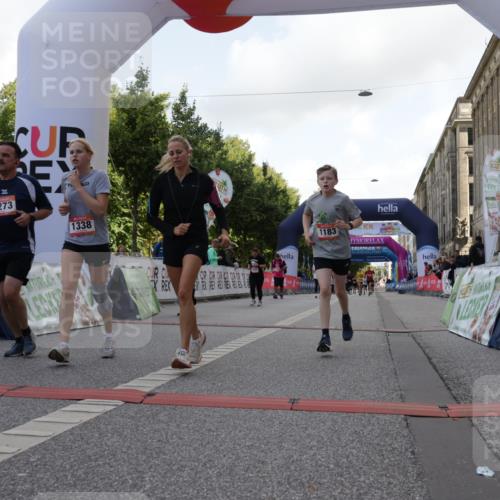 06.09.2026 - CURREX Alsterlauf Yannick Fuchs http://msf.ph/oto/10230593 06.09.2026 11:55:18 Ziel 1071, 1073, 1087, 1141, 1183, 1243, 1273, 1278, 1338, 8344 meine-sportfotos.de