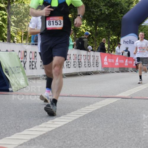 06.09.2026 - CURREX Alsterlauf Yannick Fuchs http://msf.ph/oto/10230612 06.09.2026 11:55:26 Ziel 1030, 1033, 1071, 1087, 1233, 1337, 8136 meine-sportfotos.de