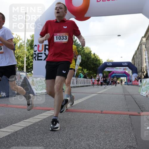 06.09.2026 - CURREX Alsterlauf Yannick Fuchs http://msf.ph/oto/10230622 06.09.2026 11:55:31 Ziel 1030, 1033, 1155, 1156, 1233, 1265, 1337, 8136 meine-sportfotos.de
