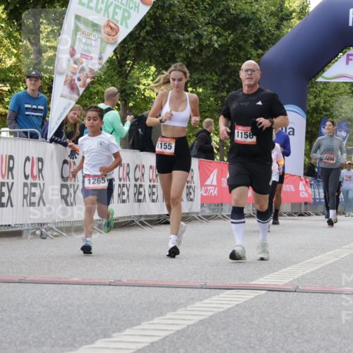 06.09.2026 - CURREX Alsterlauf Yannick Fuchs http://msf.ph/oto/10230624 06.09.2026 11:55:33 Ziel 1030, 1033, 1155, 1156, 1265, 1337, 8136 meine-sportfotos.de