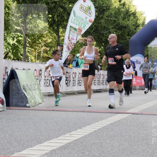 06.09.2026 - CURREX Alsterlauf Yannick Fuchs http://msf.ph/oto/10230629 06.09.2026 11:55:34 Ziel 1030, 1033, 1155, 1156, 1265, 8136 meine-sportfotos.de