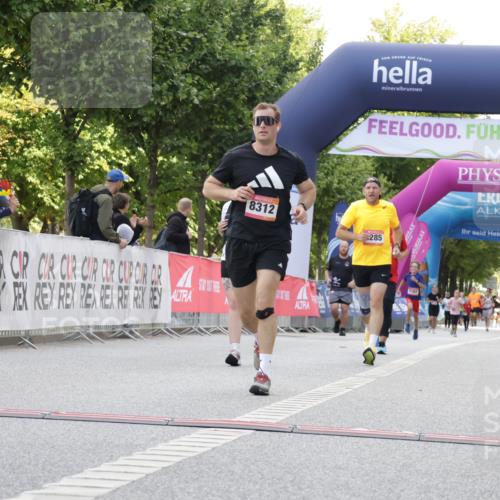 06.09.2026 - CURREX Alsterlauf Yannick Fuchs http://msf.ph/oto/10230712 06.09.2026 11:56:07 Ziel 1109, 1110, 1131, 1299, 1320, 8103, 8285, 8312 meine-sportfotos.de