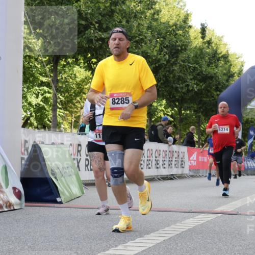 06.09.2026 - CURREX Alsterlauf Yannick Fuchs http://msf.ph/oto/10230726 06.09.2026 11:56:11 Ziel 1131, 1162, 1214, 1320, 8285, 8312 meine-sportfotos.de