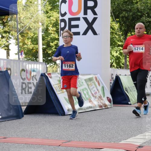 06.09.2026 - CURREX Alsterlauf Yannick Fuchs http://msf.ph/oto/10230736 06.09.2026 11:56:14 Ziel 1131, 1162, 1214, 8285, 8312 meine-sportfotos.de