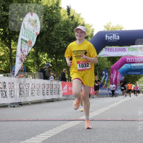 06.09.2026 - CURREX Alsterlauf Yannick Fuchs http://msf.ph/oto/10230759 06.09.2026 11:56:24 Ziel 1032, 1103, 1142, 1211, 8267 meine-sportfotos.de