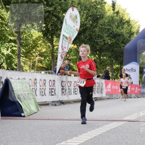 06.09.2026 - CURREX Alsterlauf Yannick Fuchs http://msf.ph/oto/10230769 06.09.2026 11:56:28 Ziel 1032, 1035, 1103, 1142, 1211, 8267 meine-sportfotos.de