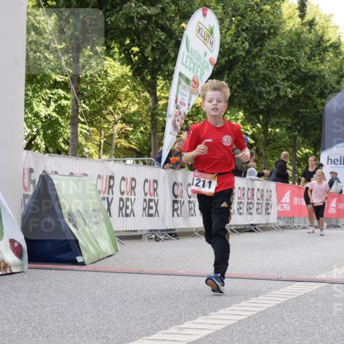 06.09.2026 - CURREX Alsterlauf Yannick Fuchs http://msf.ph/oto/10230771 06.09.2026 11:56:29 Ziel 1032, 1035, 1103, 1142, 1211 meine-sportfotos.de