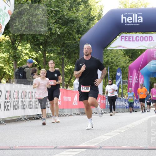 06.09.2026 - CURREX Alsterlauf Yannick Fuchs http://msf.ph/oto/10230775 06.09.2026 11:56:31 Ziel 1032, 1035, 1103, 1144, 1172, 1211 meine-sportfotos.de
