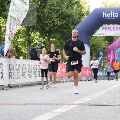 06.09.2026 - CURREX Alsterlauf Yannick Fuchs http://msf.ph/oto/10230777 06.09.2026 11:56:31 Ziel 1032, 1035, 1103, 1144, 1172, 1211 meine-sportfotos.de