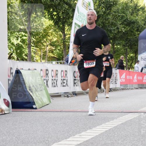 06.09.2026 - CURREX Alsterlauf Yannick Fuchs http://msf.ph/oto/10230780 06.09.2026 11:56:33 Ziel 1035, 1103, 1144, 1172, 1211 meine-sportfotos.de