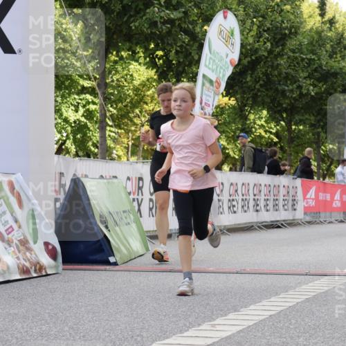 06.09.2026 - CURREX Alsterlauf Yannick Fuchs http://msf.ph/oto/10230786 06.09.2026 11:56:35 Ziel 1035, 1118, 1144, 1172, 1211 meine-sportfotos.de