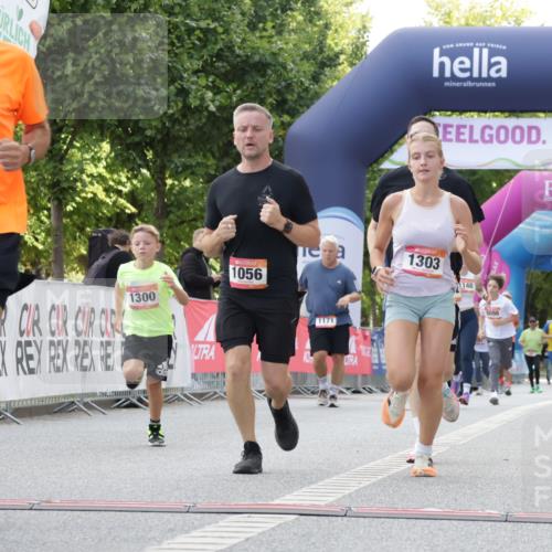 06.09.2026 - CURREX Alsterlauf Yannick Fuchs http://msf.ph/oto/10230808 06.09.2026 11:56:48 Ziel 1056, 1102, 1300, 1303, 1335, 1336, 6390 meine-sportfotos.de