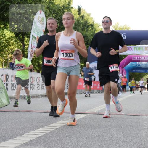 06.09.2026 - CURREX Alsterlauf Yannick Fuchs http://msf.ph/oto/10230814 06.09.2026 11:56:50 Ziel 1056, 1102, 1148, 1300, 1303, 1336, 6390, 8098 meine-sportfotos.de