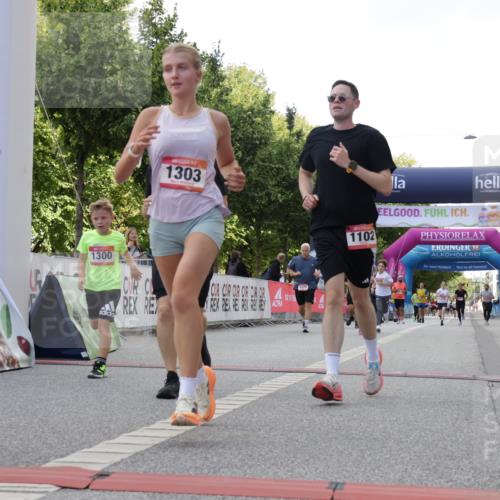 06.09.2026 - CURREX Alsterlauf Yannick Fuchs http://msf.ph/oto/10230817 06.09.2026 11:56:50 Ziel 1056, 1102, 1148, 1300, 1303, 1336, 6390, 8098 meine-sportfotos.de
