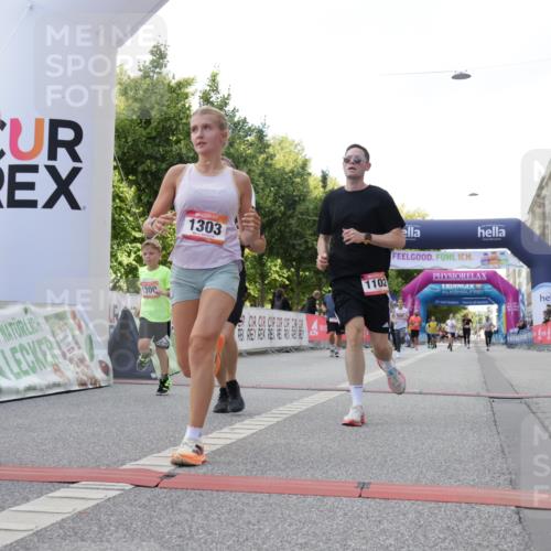 06.09.2026 - CURREX Alsterlauf Yannick Fuchs http://msf.ph/oto/10230818 06.09.2026 11:56:50 Ziel 1056, 1102, 1148, 1300, 1303, 1336, 6390, 8098 meine-sportfotos.de