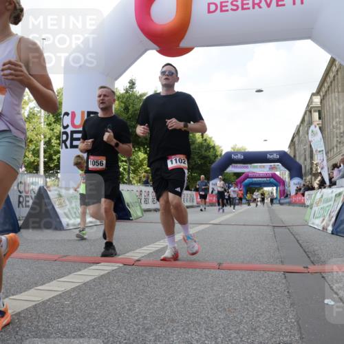 06.09.2026 - CURREX Alsterlauf Yannick Fuchs http://msf.ph/oto/10230820 06.09.2026 11:56:51 Ziel 1056, 1102, 1148, 1171, 1300, 1303, 1336, 6390, 8098 meine-sportfotos.de