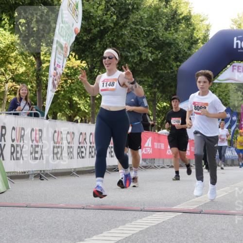 06.09.2026 - CURREX Alsterlauf Yannick Fuchs http://msf.ph/oto/10230824 06.09.2026 11:56:53 Ziel 1056, 1102, 1148, 1171, 1248, 1257, 1300, 1303, 1336, 6390, 8098 meine-sportfotos.de