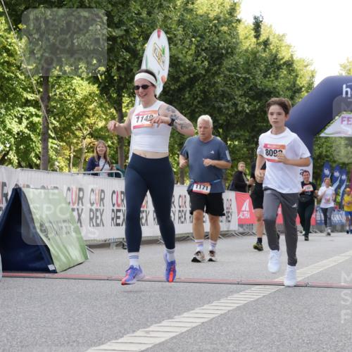 06.09.2026 - CURREX Alsterlauf Yannick Fuchs http://msf.ph/oto/10230828 06.09.2026 11:56:54 Ziel 1056, 1102, 1148, 1171, 1248, 1257, 1300, 1303, 1336, 6390, 8098, 8325 meine-sportfotos.de