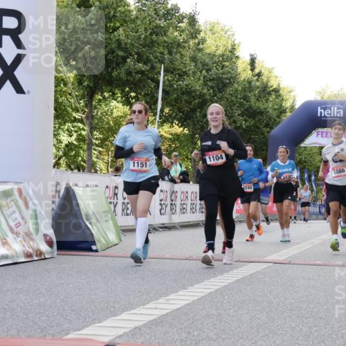 06.09.2026 - CURREX Alsterlauf Yannick Fuchs http://msf.ph/oto/10230895 06.09.2026 11:54:26 Ziel 1078, 1086, 1104, 1151, 1166, 1167, 1191, 1332, 1339, 8185, 8239, 8240 meine-sportfotos.de