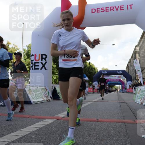 06.09.2026 - CURREX Alsterlauf Yannick Fuchs http://msf.ph/oto/10230909 06.09.2026 11:54:29 Ziel 1078, 1086, 1104, 1151, 1191, 1328, 1332, 1339, 8185, 8239, 8240 meine-sportfotos.de