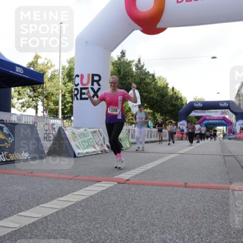 06.09.2026 - CURREX Alsterlauf Yannick Fuchs http://msf.ph/oto/10230936 06.09.2026 11:54:34 Ziel 1086, 1122, 1168, 1191, 1289, 1325, 1328, 1332, 1339, 8185, 8239, 8240 meine-sportfotos.de