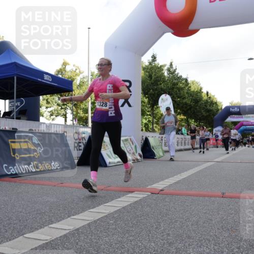 06.09.2026 - CURREX Alsterlauf Yannick Fuchs http://msf.ph/oto/10230940 06.09.2026 11:54:34 Ziel 1086, 1122, 1168, 1191, 1289, 1325, 1328, 1332, 1339, 8185, 8239, 8240 meine-sportfotos.de