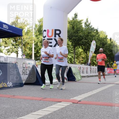 06.09.2026 - CURREX Alsterlauf Yannick Fuchs http://msf.ph/oto/10230987 06.09.2026 11:57:05 Ziel 1055, 1228, 1229, 1248, 1257, 1282, 1292, 8284, 8325, 8326 meine-sportfotos.de
