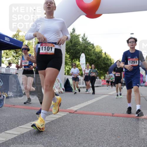 06.09.2026 - CURREX Alsterlauf Yannick Fuchs http://msf.ph/oto/10230990 06.09.2026 11:54:46 Ziel 1012, 1017, 1019, 1031, 1060, 1101, 1140, 1145, 1185, 1222, 1231, 1247, 1251, 1260, 1270, 1272, 1275, 1276, 1280, 1289, 1290, 1331 meine-sportfotos.de