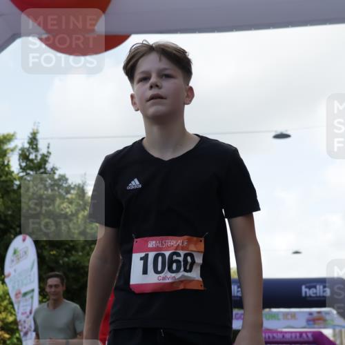 06.09.2026 - CURREX Alsterlauf Yannick Fuchs http://msf.ph/oto/10230998 06.09.2026 11:54:50 Ziel 1060, 1097, 1101, 1134, 1140, 1145, 1185, 1222, 1231, 1247, 1251, 1260, 1270, 1272, 1275, 1276, 1280 meine-sportfotos.de