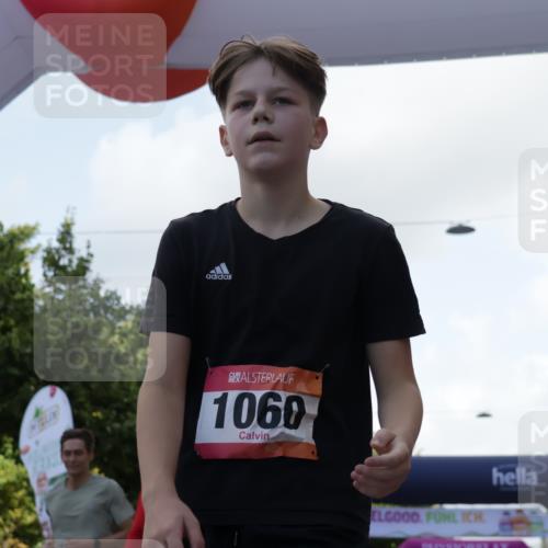 06.09.2026 - CURREX Alsterlauf Yannick Fuchs http://msf.ph/oto/10230999 06.09.2026 11:54:50 Ziel 1060, 1097, 1101, 1134, 1140, 1145, 1185, 1222, 1231, 1247, 1251, 1260, 1270, 1272, 1275, 1276, 1280 meine-sportfotos.de