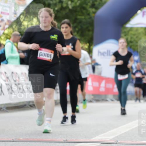 06.09.2026 - CURREX Alsterlauf Yannick Fuchs http://msf.ph/oto/10231051 06.09.2026 11:55:05 Ziel 1013, 1147, 1170, 1177, 1196, 1245, 1307, 1341 meine-sportfotos.de