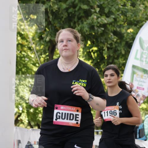06.09.2026 - CURREX Alsterlauf Yannick Fuchs http://msf.ph/oto/10231053 06.09.2026 11:55:07 Ziel 1013, 1073, 1147, 1170, 1177, 1196, 1245, 1278, 1307, 1341 meine-sportfotos.de