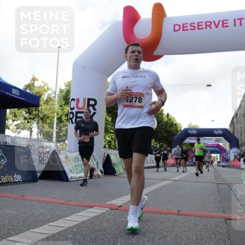 06.09.2026 - CURREX Alsterlauf Yannick Fuchs http://msf.ph/oto/10231077 06.09.2026 11:55:13 Ziel 1073, 1141, 1147, 1170, 1183, 1196, 1243, 1273, 1278, 1307, 1338, 1341, 8344 meine-sportfotos.de