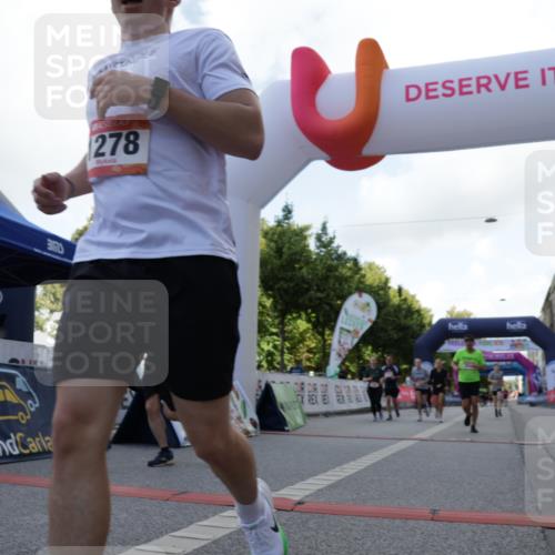 06.09.2026 - CURREX Alsterlauf Yannick Fuchs http://msf.ph/oto/10231081 06.09.2026 11:55:13 Ziel 1073, 1141, 1147, 1170, 1183, 1196, 1243, 1273, 1278, 1307, 1338, 1341, 8344 meine-sportfotos.de