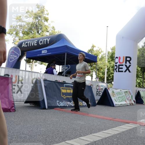 06.09.2026 - CURREX Alsterlauf Yannick Fuchs http://msf.ph/oto/10231113 06.09.2026 11:55:21 Ziel 1071, 1087, 1141, 1183, 1233, 1243, 1273, 1337, 1338, 8344 meine-sportfotos.de