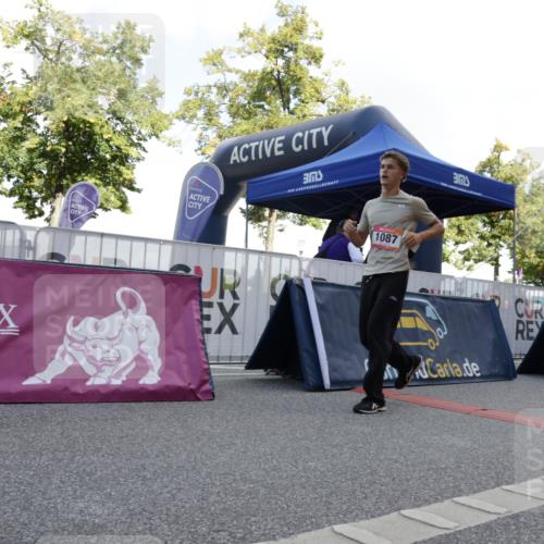 06.09.2026 - CURREX Alsterlauf Yannick Fuchs http://msf.ph/oto/10231115 06.09.2026 11:55:21 Ziel 1071, 1087, 1141, 1183, 1233, 1243, 1273, 1337, 1338, 8344 meine-sportfotos.de