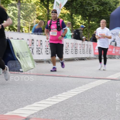 06.09.2026 - CURREX Alsterlauf Yannick Fuchs http://msf.ph/oto/10231123 06.09.2026 11:55:24 Ziel 1030, 1033, 1071, 1087, 1183, 1233, 1273, 1337, 1338, 8136 meine-sportfotos.de