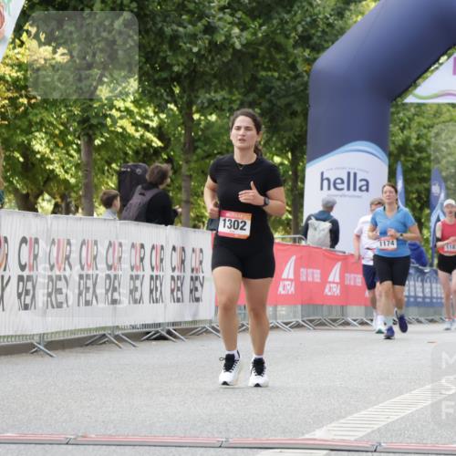 06.09.2026 - CURREX Alsterlauf Yannick Fuchs http://msf.ph/oto/10231129 06.09.2026 11:57:25 Ziel 1129, 1154, 1302 meine-sportfotos.de