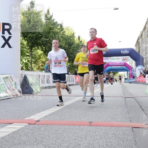 06.09.2026 - CURREX Alsterlauf Yannick Fuchs http://msf.ph/oto/10231130 06.09.2026 11:55:29 Ziel 1030, 1033, 1071, 1233, 1337, 8136 meine-sportfotos.de