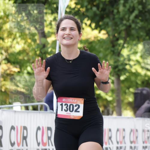 06.09.2026 - CURREX Alsterlauf Yannick Fuchs http://msf.ph/oto/10231160 06.09.2026 11:57:27 Ziel 1129, 1154, 1193, 1302 meine-sportfotos.de