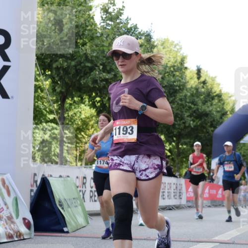 06.09.2026 - CURREX Alsterlauf Yannick Fuchs http://msf.ph/oto/10231233 06.09.2026 11:57:33 Ziel 1154, 1174, 1187, 1188, 1193, 1302, 2484 meine-sportfotos.de