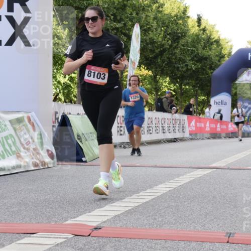 06.09.2026 - CURREX Alsterlauf Yannick Fuchs http://msf.ph/oto/10231237 06.09.2026 11:56:03 Ziel 1072, 1109, 1110, 1299, 1320, 1344, 8042, 8103 meine-sportfotos.de