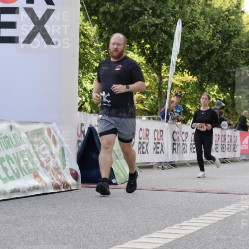06.09.2026 - CURREX Alsterlauf Yannick Fuchs http://msf.ph/oto/10231290 06.09.2026 11:56:21 Ziel 1032, 1103, 1142, 1162, 1214, 8267 meine-sportfotos.de