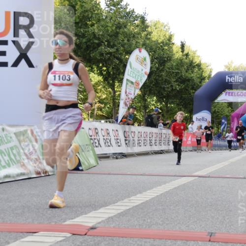 06.09.2026 - CURREX Alsterlauf Yannick Fuchs http://msf.ph/oto/10231308 06.09.2026 11:56:27 Ziel 1032, 1103, 1142, 1211, 8267 meine-sportfotos.de