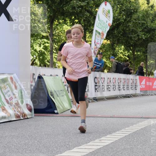 06.09.2026 - CURREX Alsterlauf Yannick Fuchs http://msf.ph/oto/10231335 06.09.2026 11:56:36 Ziel 1035, 1118, 1144, 1172, 1211, 1335 meine-sportfotos.de